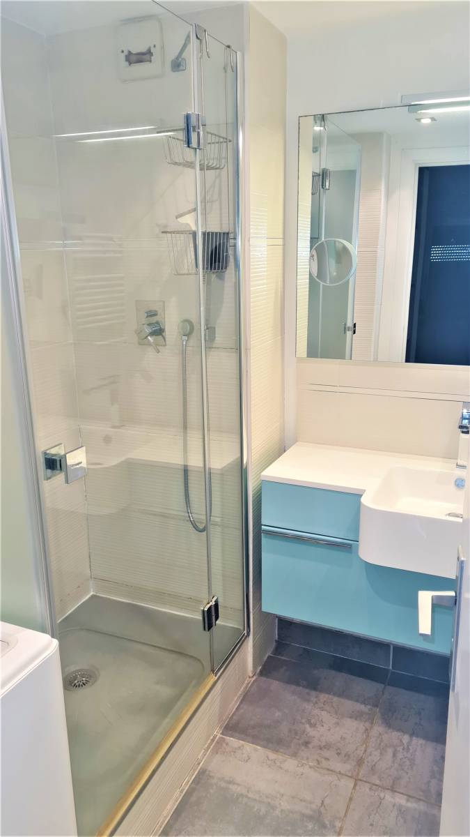 VENTE APPARTEMENT 2 PIECES 45m² AVEC TERRASSE 17m² SUR LA MARINA DU PORT DE BORMES LA FAVIERE