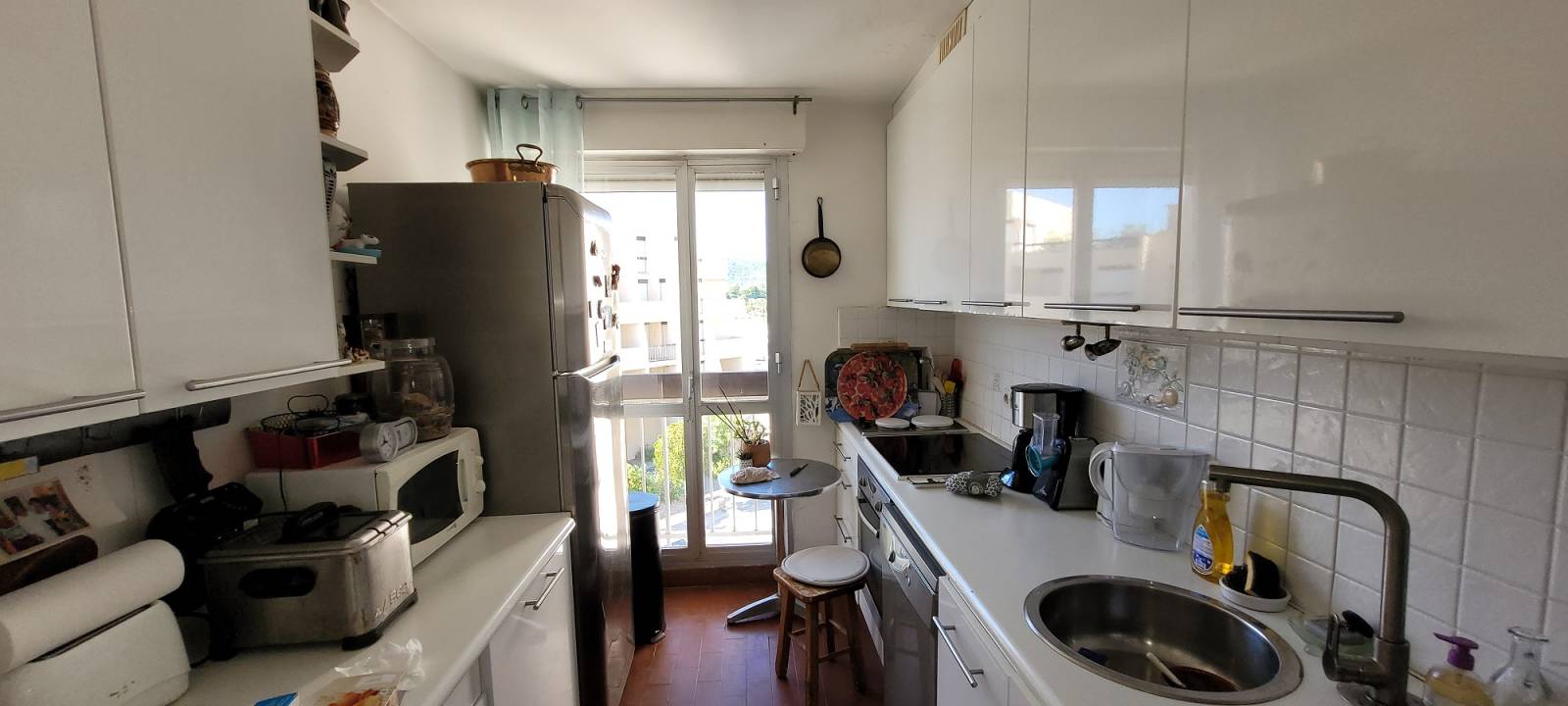 VENDU  APPARTEMENT VUE MER 2 PIECES TERRASSE ET PARKING PORT DE BORMES LA FAVIERE