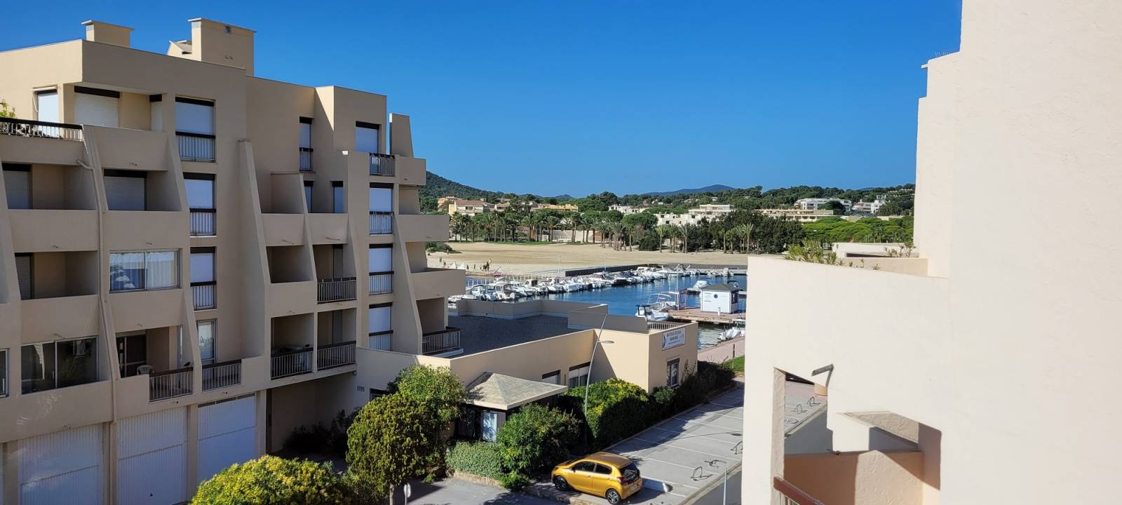 Port de Bormes les Mimosas appartement vue mer et plage