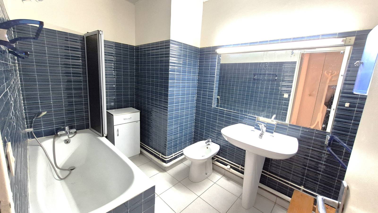 APPARTEMENT 3 PIECES AVEC TERRASSES  DANS LA MARINA DU PORT DE BORMES LES MIMOSAS LA FAVIERE