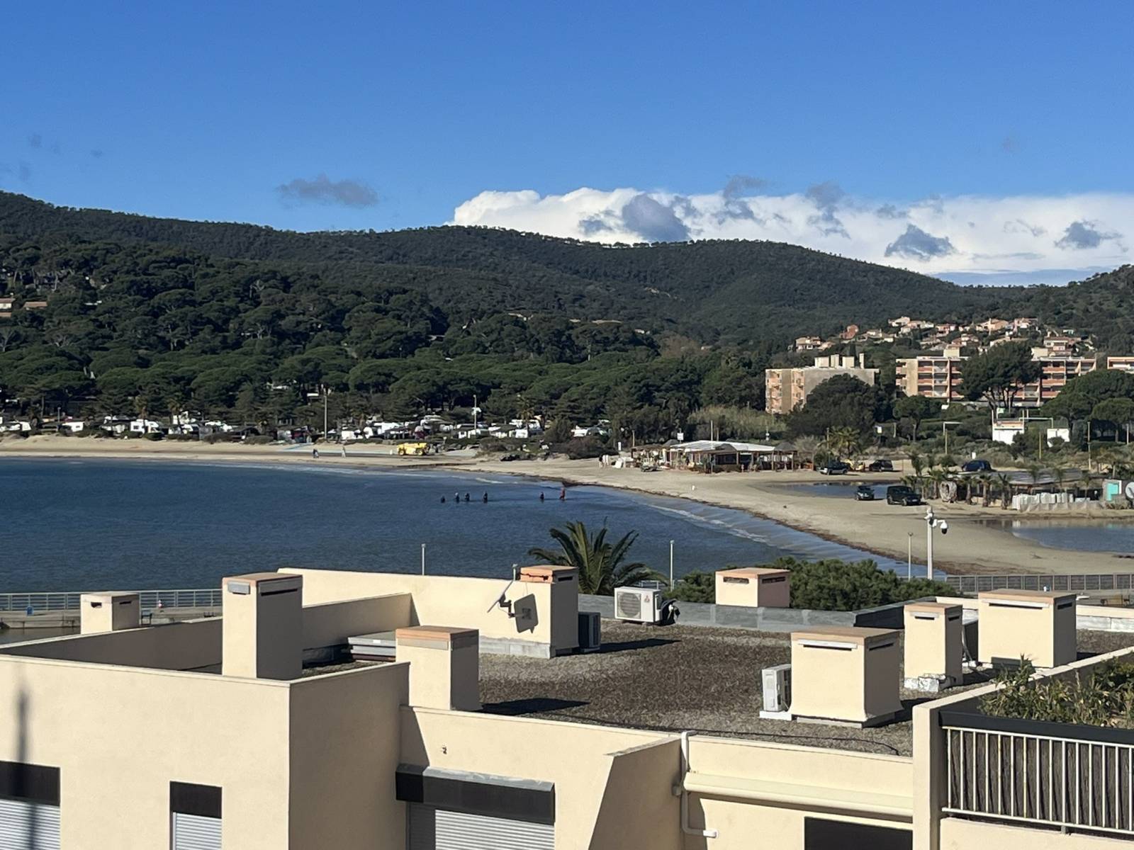 Appartement triple exposition vue mer, plage, port de Bormes