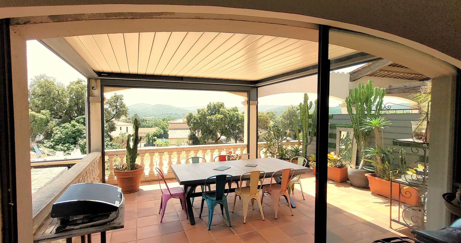 Terrasse sud collines de Bormes les Mimosas