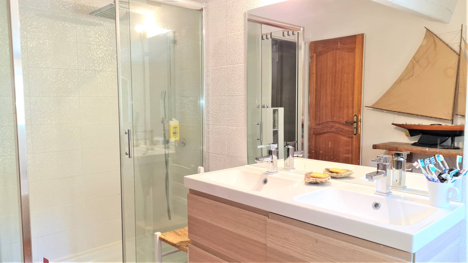 APPARTEMENT/MAISON DUPLEX 5 PIECES 123m² AVEC TERRASSES 2 PARKINGS ET CAVE BORMES LES MIMOSAS