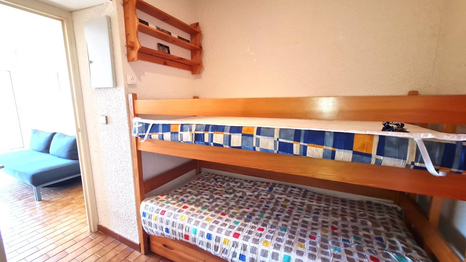 VENTE AU PORT DE BORMES LA FAVIERE STUDIO ET GARAGE