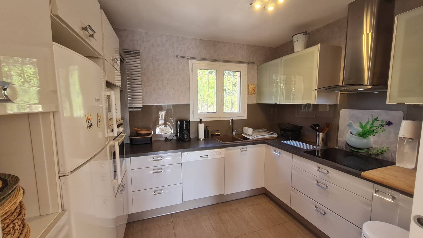 VENTE VILLA 150m² SUR TERRAIN 625m² A LA FAVIERE PROCHE DU PORT DE BORMES LES MIMOSAS