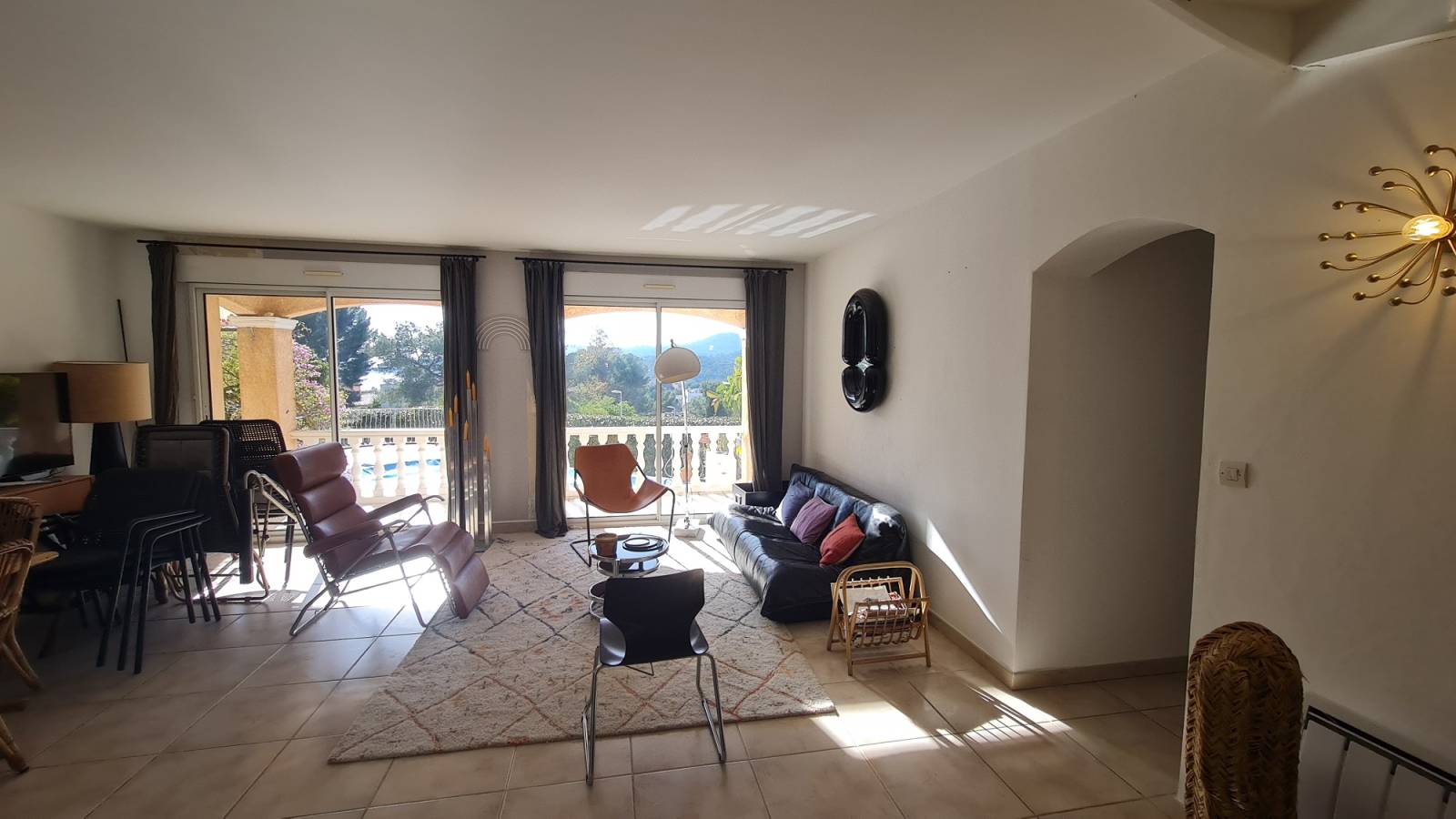 VENTE VILLA 150m² SUR TERRAIN 625m² A LA FAVIERE PROCHE DU PORT DE BORMES LES MIMOSAS