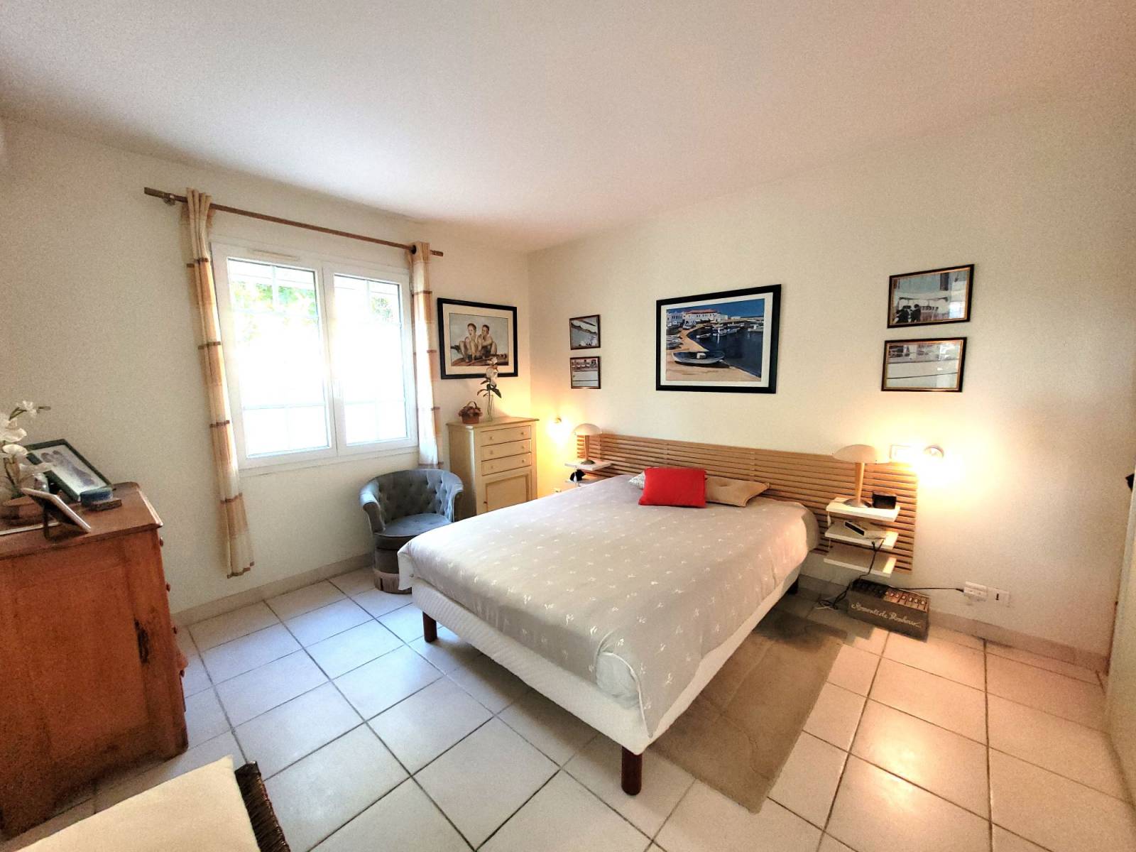 Suite parentale avec salle d'eau wc en rez-de-jardin