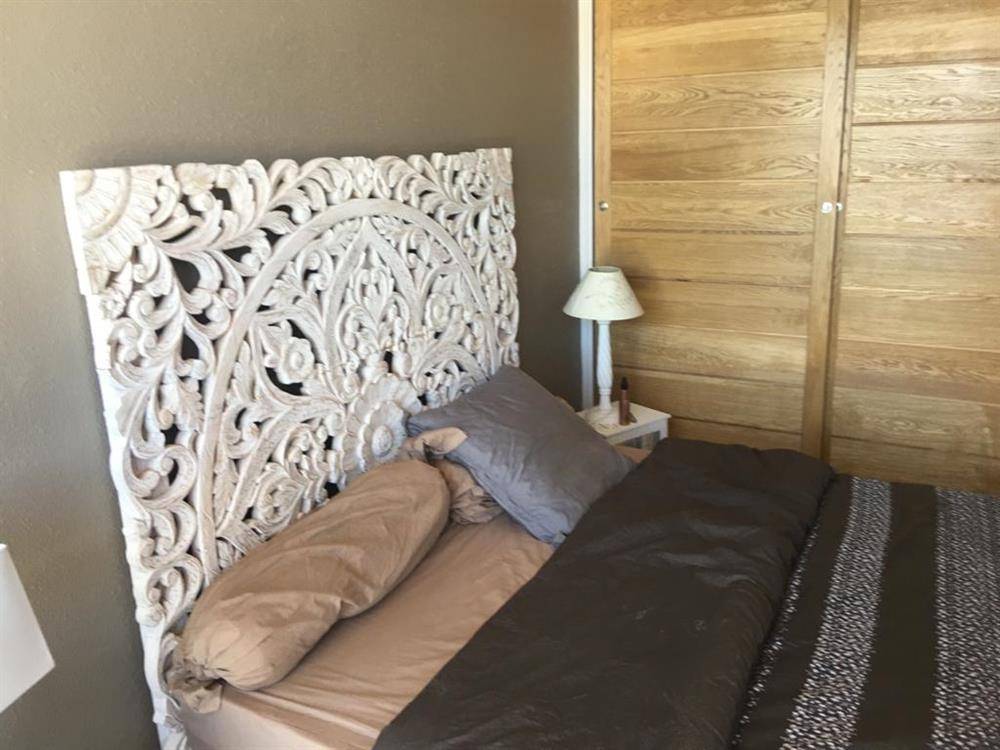 ESTIMATION D'UN APPARTEMENT 4 PIECES 76m² TERRASSES 40m² PARKING MARINA PORT DE BORMES.