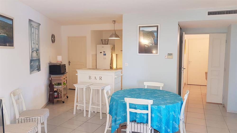 APPARTEMENT 3 PIECES 67m² - TERRASSE 40m² - 3 PARKINGS - BORMES LES MIMOSAS LE PIN.