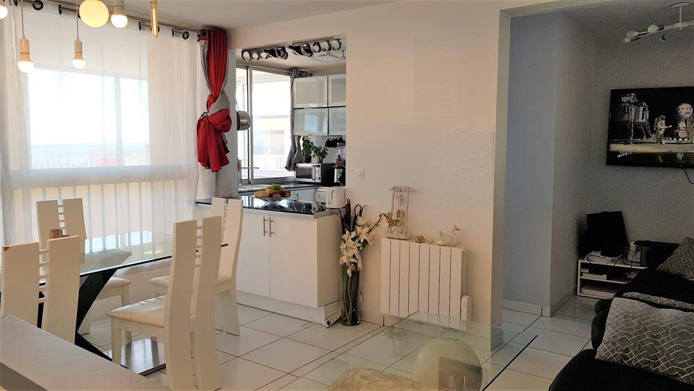 APPARTEMENT-DUPLEX 56 m² - MARINA PORT DE BORMES LA FAVIERE.
