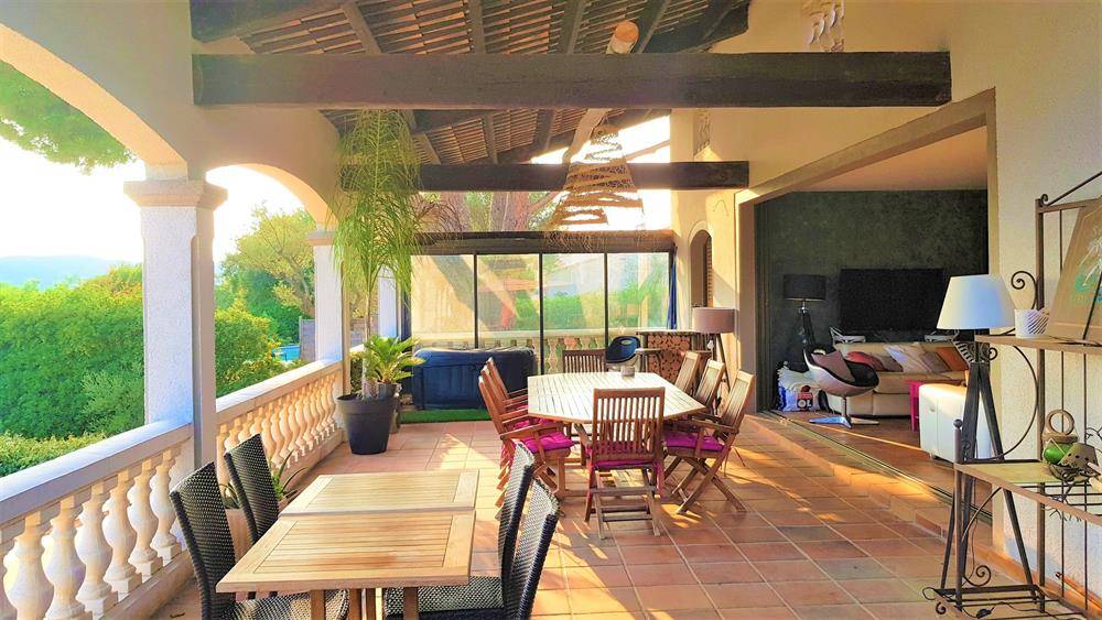 ESTIMATION APPARTEMENT DUPLEX 5 PIECES 154m² TERRASSE 62m² BORMES LES MIMOSAS LE PIN