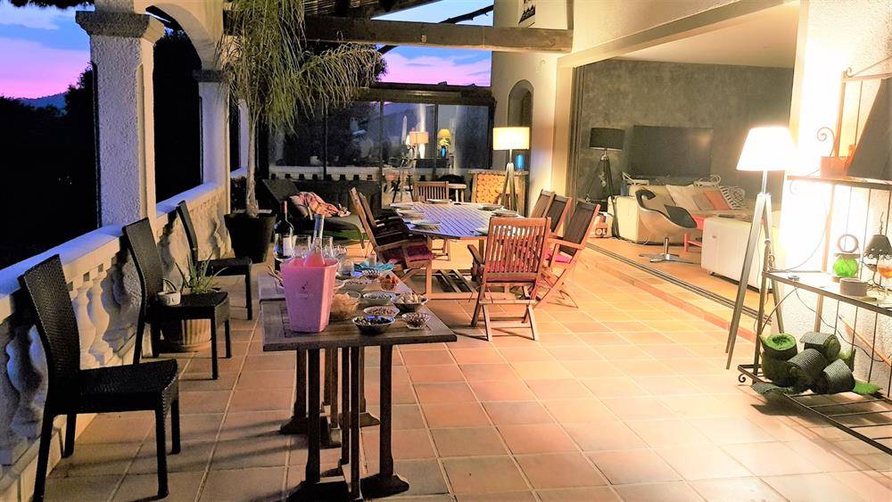 ESTIMATION APPARTEMENT DUPLEX 5 PIECES 154m² TERRASSE 62m² BORMES LES MIMOSAS LE PIN