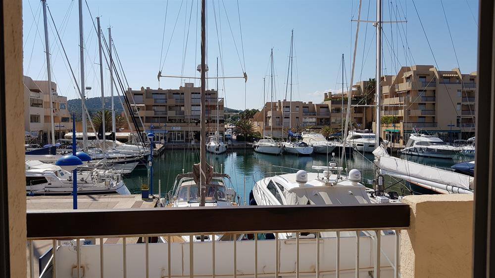 ESTIMEZ UN APPARTEMENT 3 PIECES 75m² et TERRASSES 40m² - MARINA DU PORT DE BORMES.