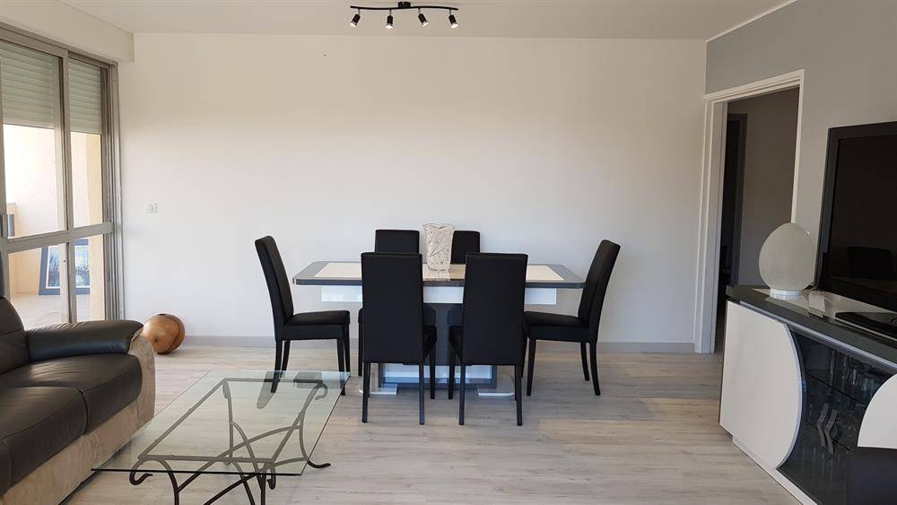 ESTIMEZ UN APPARTEMENT 3 PIECES 75m² et TERRASSES 40m² - MARINA DU PORT DE BORMES.