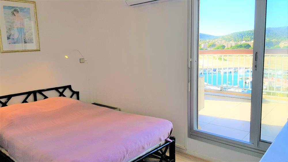 APPARTEMENT 3 PIÈCES 61 m² TERRASSE 53m² - MARINA DU PORT DE BORMES.