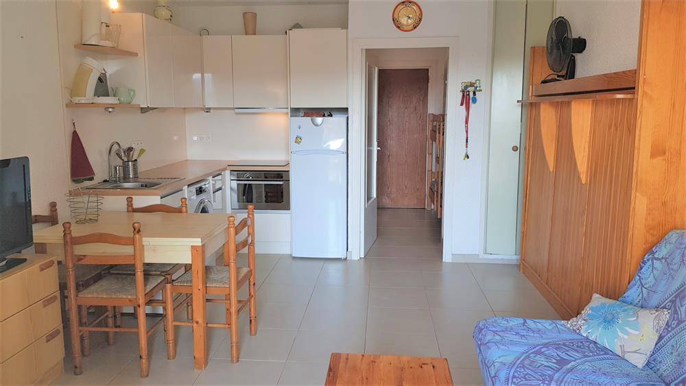 STUDIO-CABINE 26 m2 + TERRASSE 15 m2 PORT DE BORMES LA FAVIERE