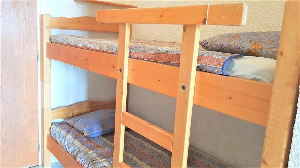 STUDIO-CABINE 26 m2 + TERRASSE 15 m2 PORT DE BORMES LA FAVIERE