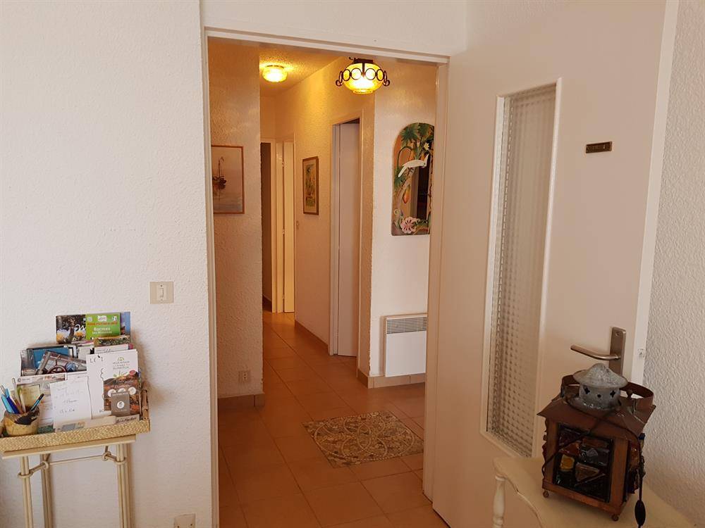 ESTIMATION D' APPARTEMENT 3 PIECES 70m² - 3 TERRASSES - PARKING - MARINA DU PORT DE BORMES LA FAVIERE..