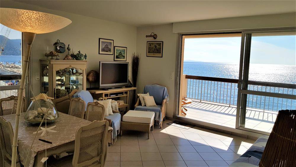 APPARTEMENT 3 PIECES 71 m² - TERRASSES 43 m²- MARINA PORT DE BORMES LA FAVIERE