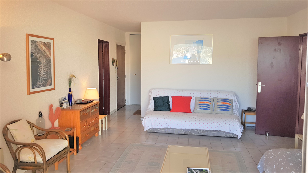 APPARTEMENT 2/3 PIECES 52m² + LOGGIA et TERRASSE 62m² - PARKING - PORT BORMES LA FAVIERE.