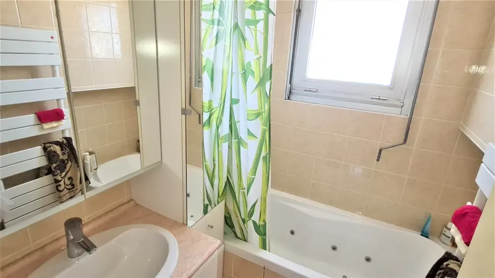 ESTIMEZ UN APPARTEMENT 2 PIECES 42m² - TERRASSES 46m² - PARKING- MARINA PORT DE BORMES