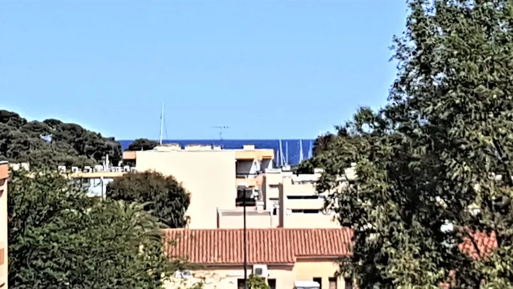 ESTIMATION D' UN STUDIO 23m² LOGGIA PARKING ET CAVE LA FAVIERE BORMES LES MIMOSAS.