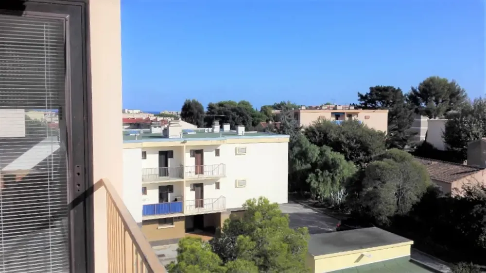 ESTIMATION APPARTEMENT 2 PIECES + LOGGIA - CAVE - PARKING - LA FAVIERE BORMES LES MIMOSAS.