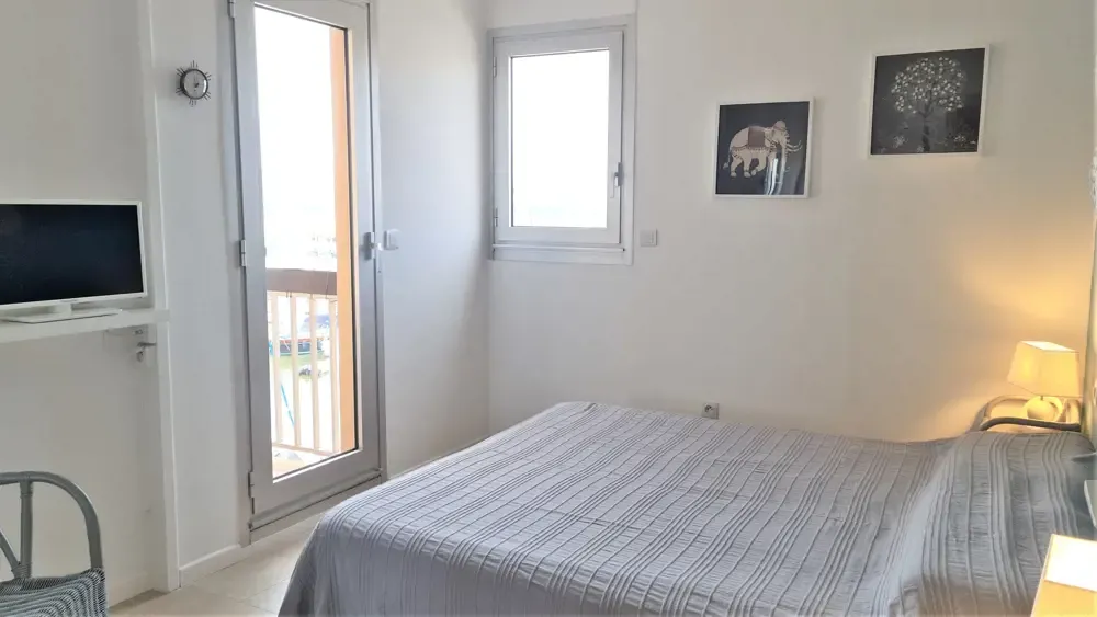 ESTIMATION APPARTEMENT 3 PIECES 64m² - TERRASSE 17m² - CAVE - GARAGE - PORT DE BORMES LA FAVIERE.
