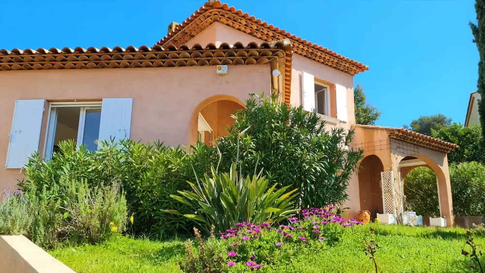 ESTIMATION D'UNE VILLA 4 PIECES 120m² + GARAGE 30m² sur TERRAIN 812m² - LA FAVIERE BORMES LES MIMOSAS.