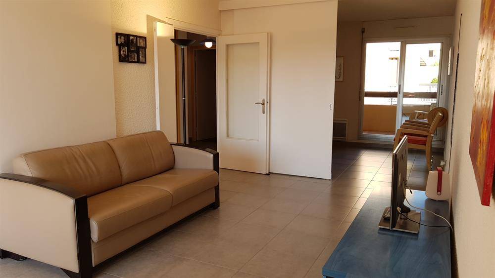 ESTIMATION APPARTEMENT TRAVERSANT 3 PIECES 60 m² MARINA DU PORT DE BORMES.