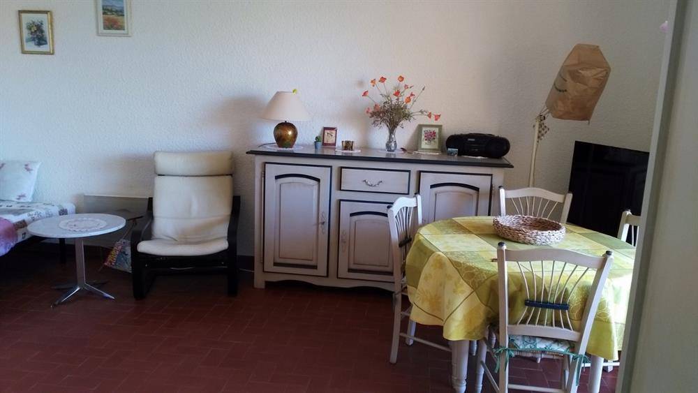 ESTIMATION APPARTEMENT 1 PIECE AVEC VUE MER MARINA DU PORT DE BORMES LA FAVIERE