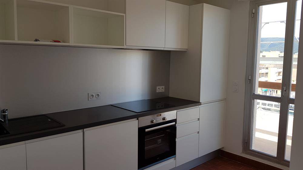 AGENCE IMMO POUR ESTIMER APPARTEMENT T2 AVEC BALCON A BORMES LES MIMOSAS