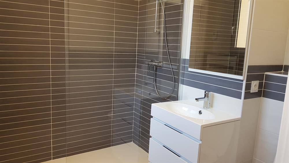 AGENCE IMMO POUR ESTIMER APPARTEMENT T2 AVEC BALCON A BORMES LES MIMOSAS