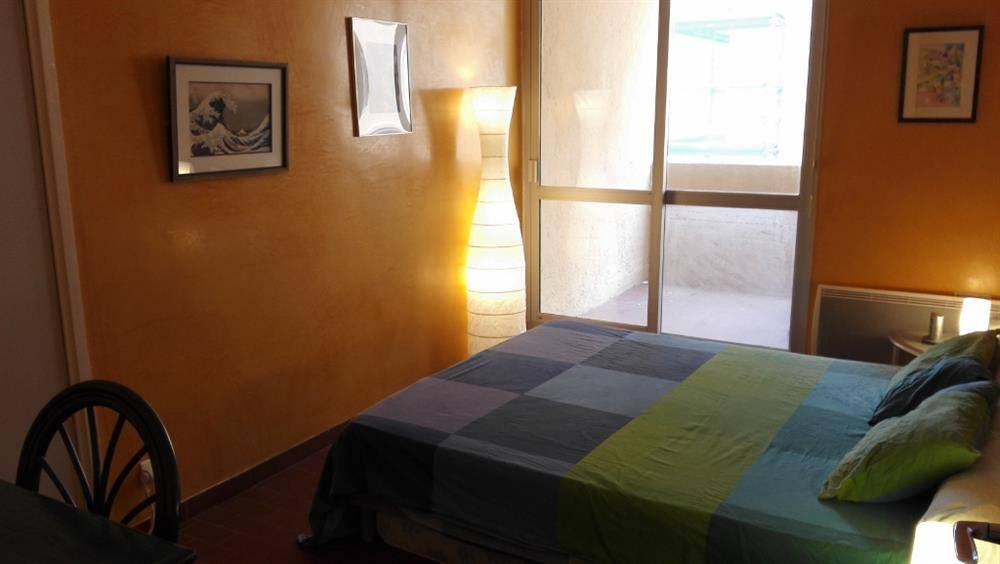 ESTIMATION PRIX m2 APPARTEMENT T4 TERRASSE VUE MER CAVE PARKING MARINA PORT DE BORMES LES MIMOSAS