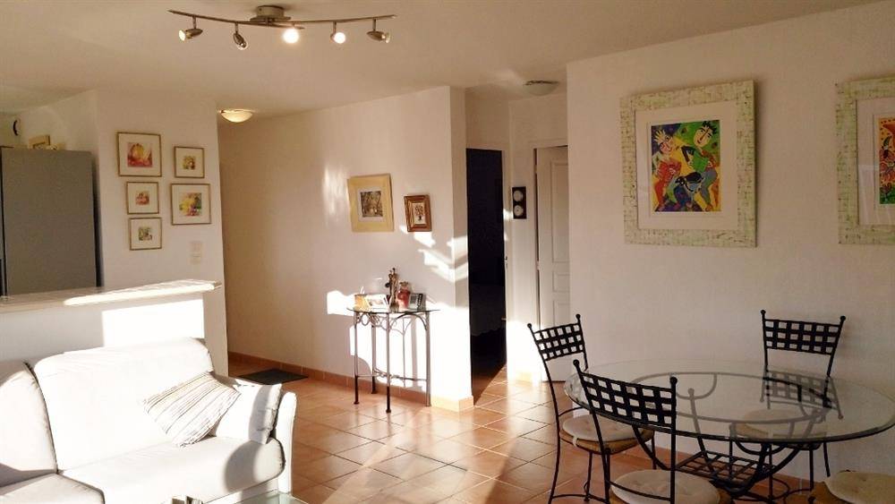 AGENCE POUR ESTIMER APPARTEMENT T3 AVEC GARAGE A BORMES LE PIN.