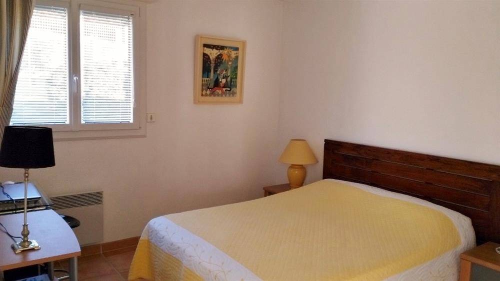 AGENCE POUR ESTIMER APPARTEMENT T3 AVEC GARAGE A BORMES LE PIN.