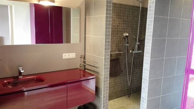 AGENCE POUR ESTIMER APPARTEMENT TRAVERSANT 4 PIECES AVEC TERRASSES SUR MER ET PORT DE BORMES MARINA