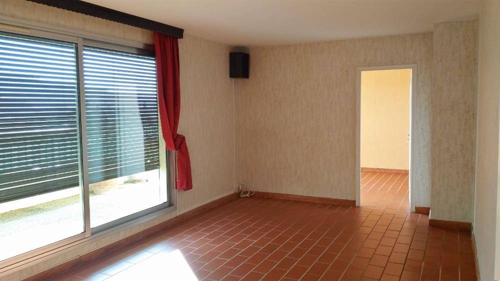 ESTIMATION GRATUITE APPARTEMENT 4 PIÈCES 70 m² ET TERRASSE 30 m² CAVE GARAGE LE LAVANDOU