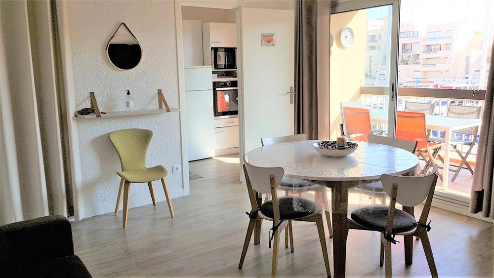 ESTIMATION APPARTEMENT 2 PIECES 40m² TERRASSE 10m² MARINA PORT DE BORMES LA FAVIERE.