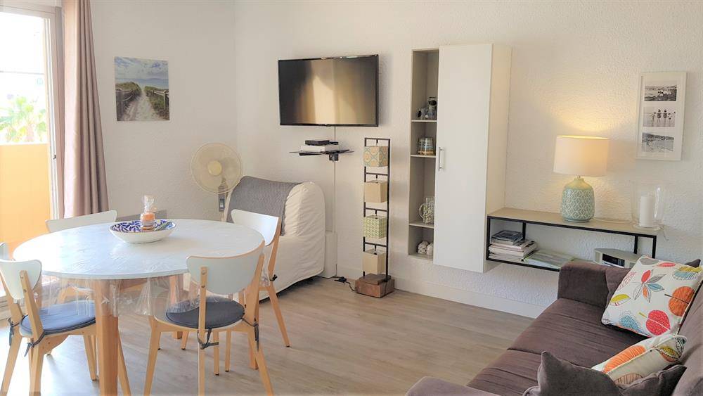 ESTIMATION APPARTEMENT 2 PIECES 40m² TERRASSE 10m² MARINA PORT DE BORMES LA FAVIERE.