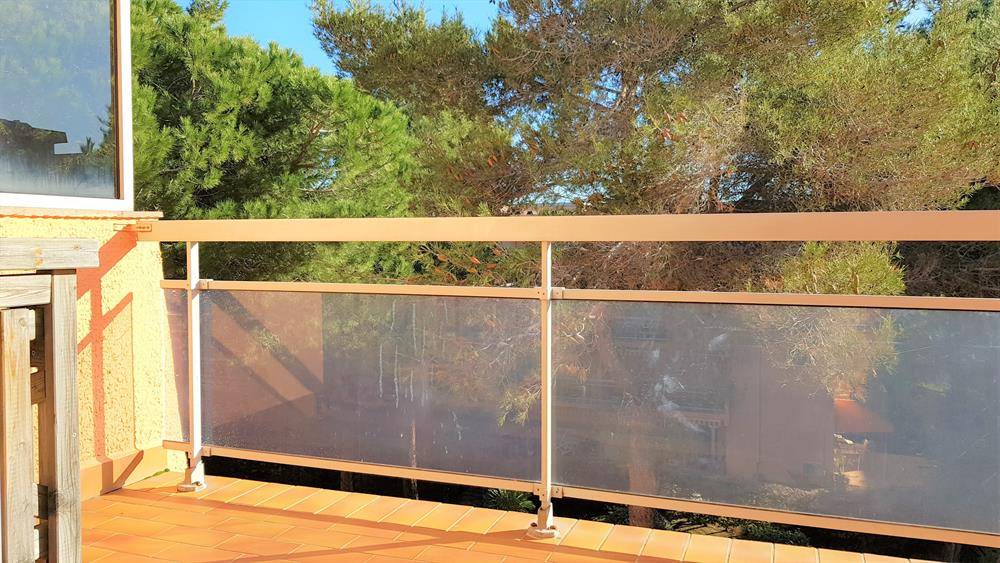 ESTIMATION D'UN APPARTEMENT 2 PIECES 35m² TERRASSE GARAGE LA FAVIERE BORMES LES MIMOSAS.