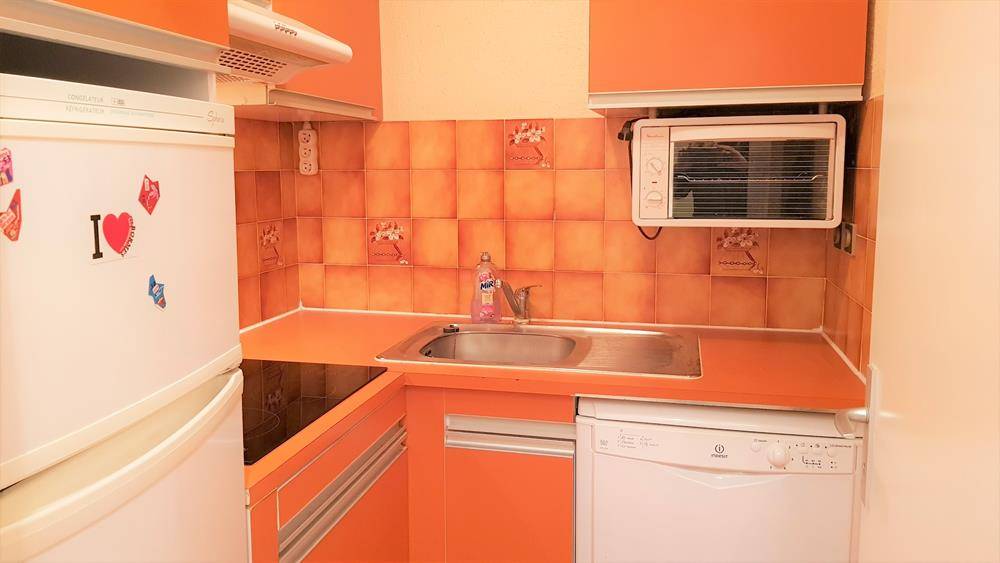 ESTIMATION D'UN APPARTEMENT 2 PIECES 35m² TERRASSE GARAGE LA FAVIERE BORMES LES MIMOSAS.