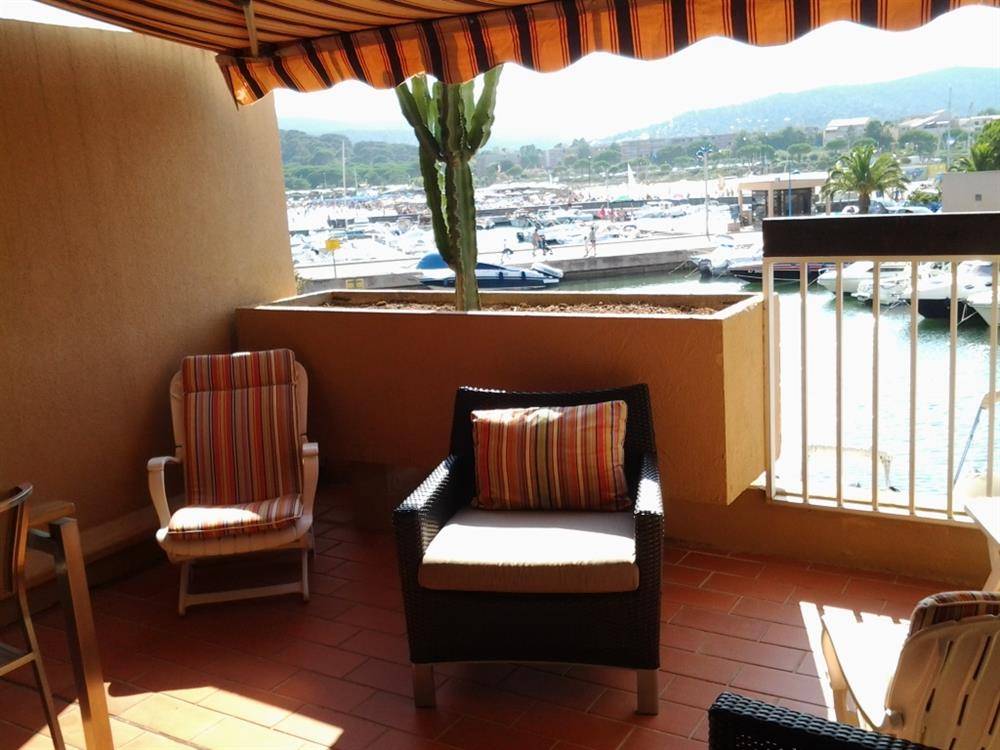 ESTIMEZ UN APPARTEMENT 2 PIECES 40 m² - TERRASSES 20 m² MARINA PORT DE BORMES.