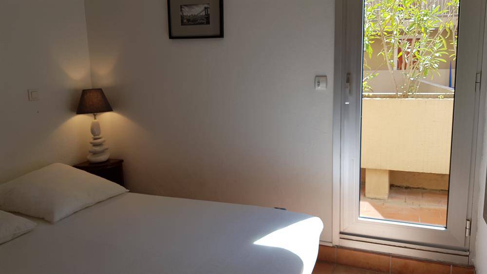 ESTIMEZ UN APPARTEMENT 2 PIECES 40 m² - TERRASSES 20 m² MARINA PORT DE BORMES.