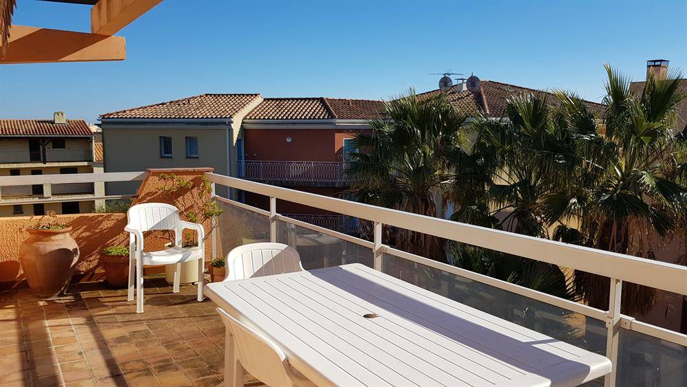 ESTIMATION D'UN APPARTEMENT 3 PIECES 56 m² - TERRASSES - GARAGE - LA FAVIERE BORMES LES MIMOSAS.