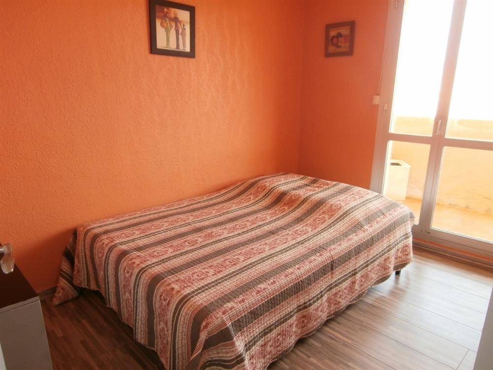 ESTIMATION APPARTEMENT DUPLEX 4 PIECES 90 m² 2 TERRASSES 56 m² et 9 m² MARINA DU PORT DE BORMES LA FAVIERE.