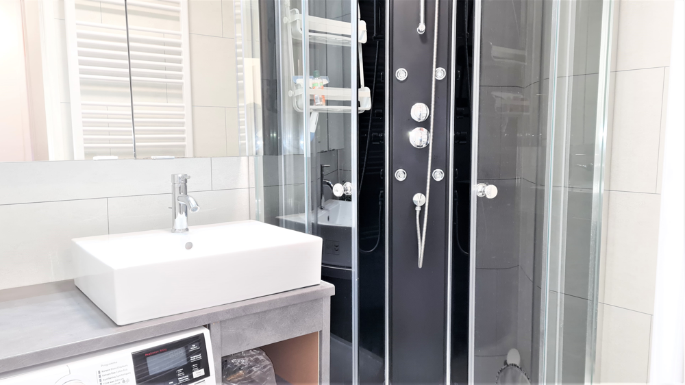 ESTIMEZ VOTRE APPARTEMENT T2 + CABINE 32m² - TERRASSE 10m² - LA FAVIERE - BORMES LES MIMOSAS.