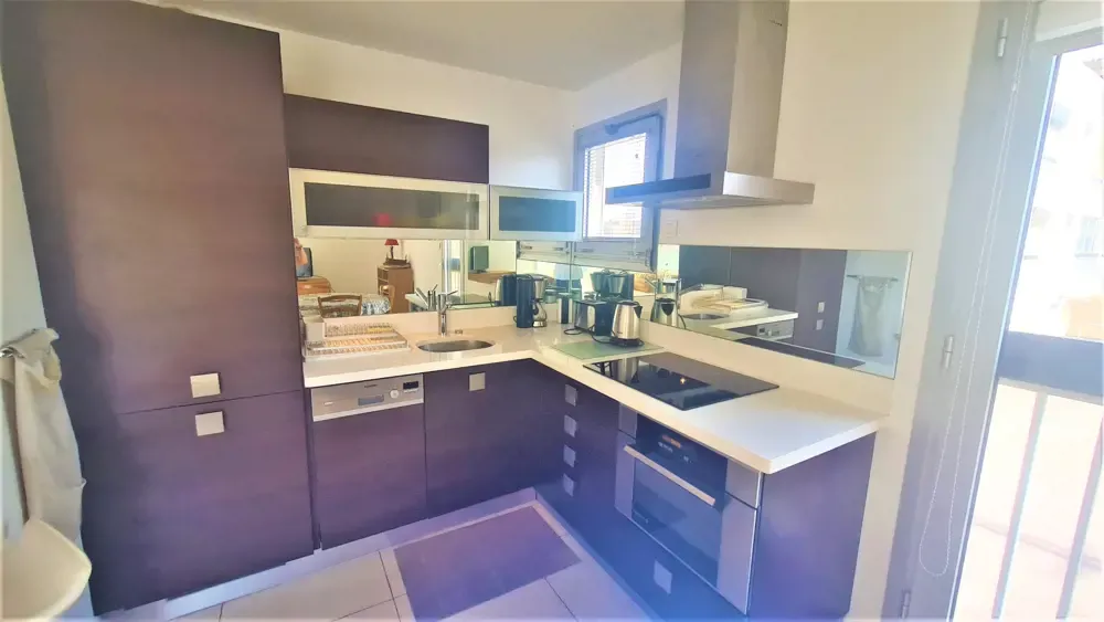 VENTE APPARTEMENT 2 PIECES 45m² AVEC TERRASSE 17m² SUR LA MARINA DU PORT DE BORMES LA FAVIERE