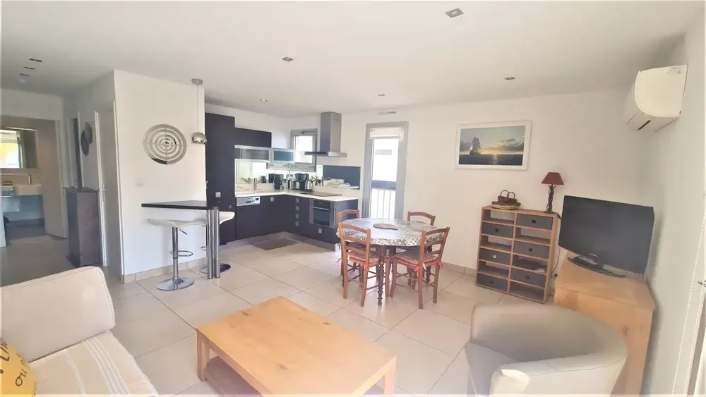 VENTE APPARTEMENT 2 PIECES 45m² AVEC TERRASSE 17m² SUR LA MARINA DU PORT DE BORMES LA FAVIERE