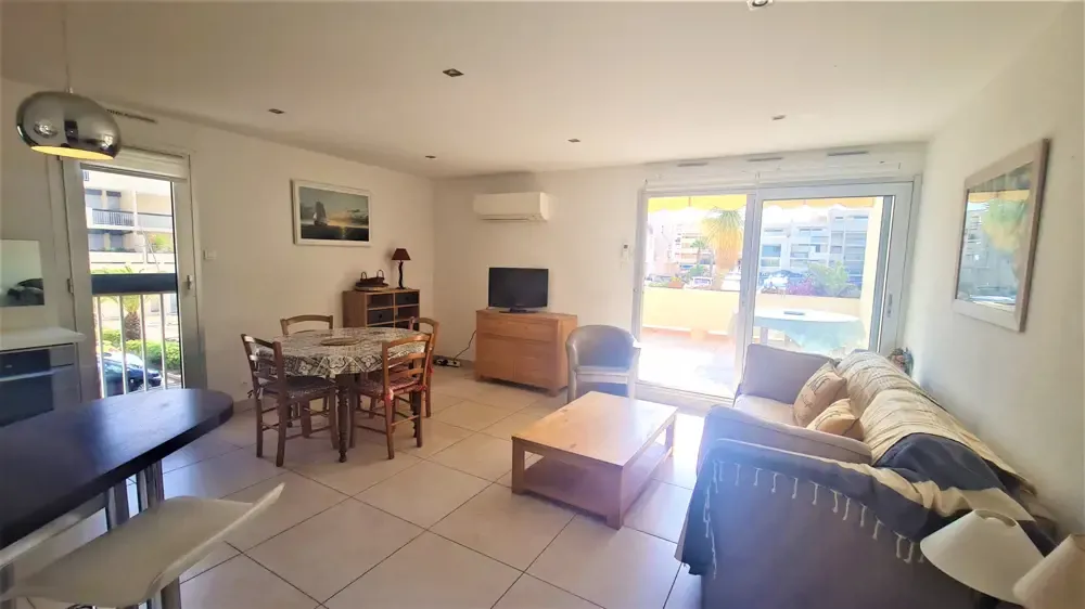 VENTE APPARTEMENT 2 PIECES 45m² AVEC TERRASSE 17m² SUR LA MARINA DU PORT DE BORMES LA FAVIERE